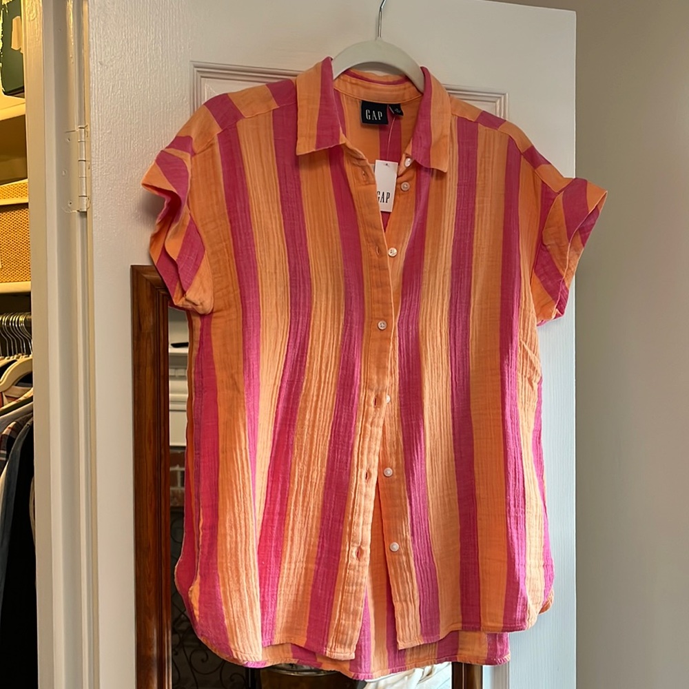 Gap Button-Up Shirt